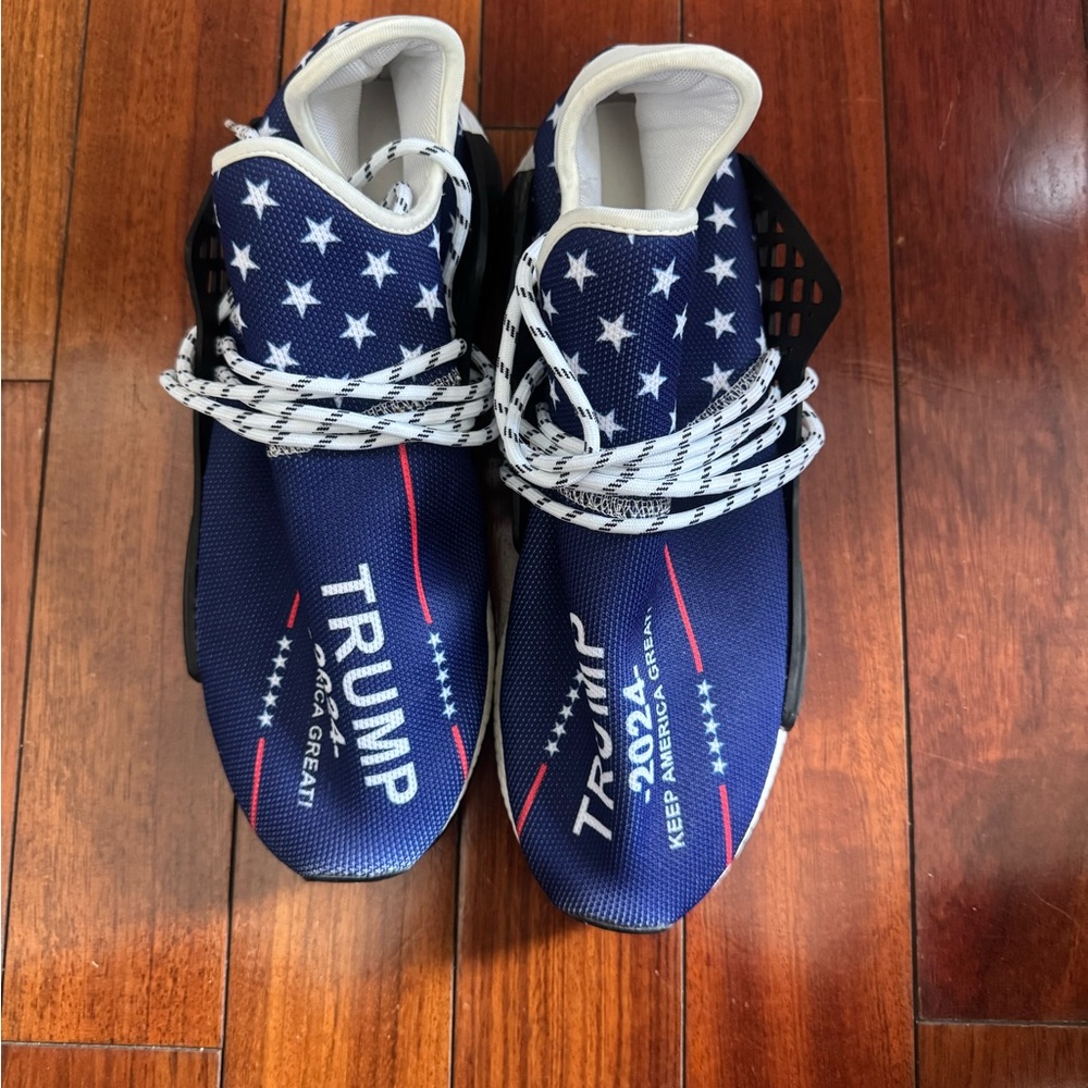TRUMP2024-KEEP AMERICA GREAT!' on them. Soles have good tread. 
No SMOKE
NO PETS